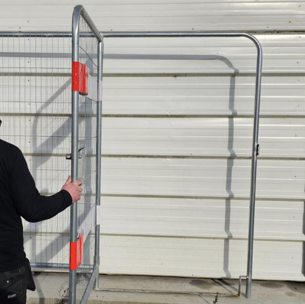Cloture avec portillon intégré