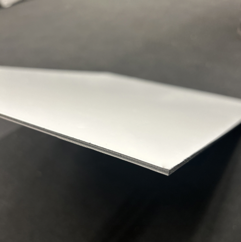 Alu dibond 3 mm + contre collage vinyle blanc imp. quadri  