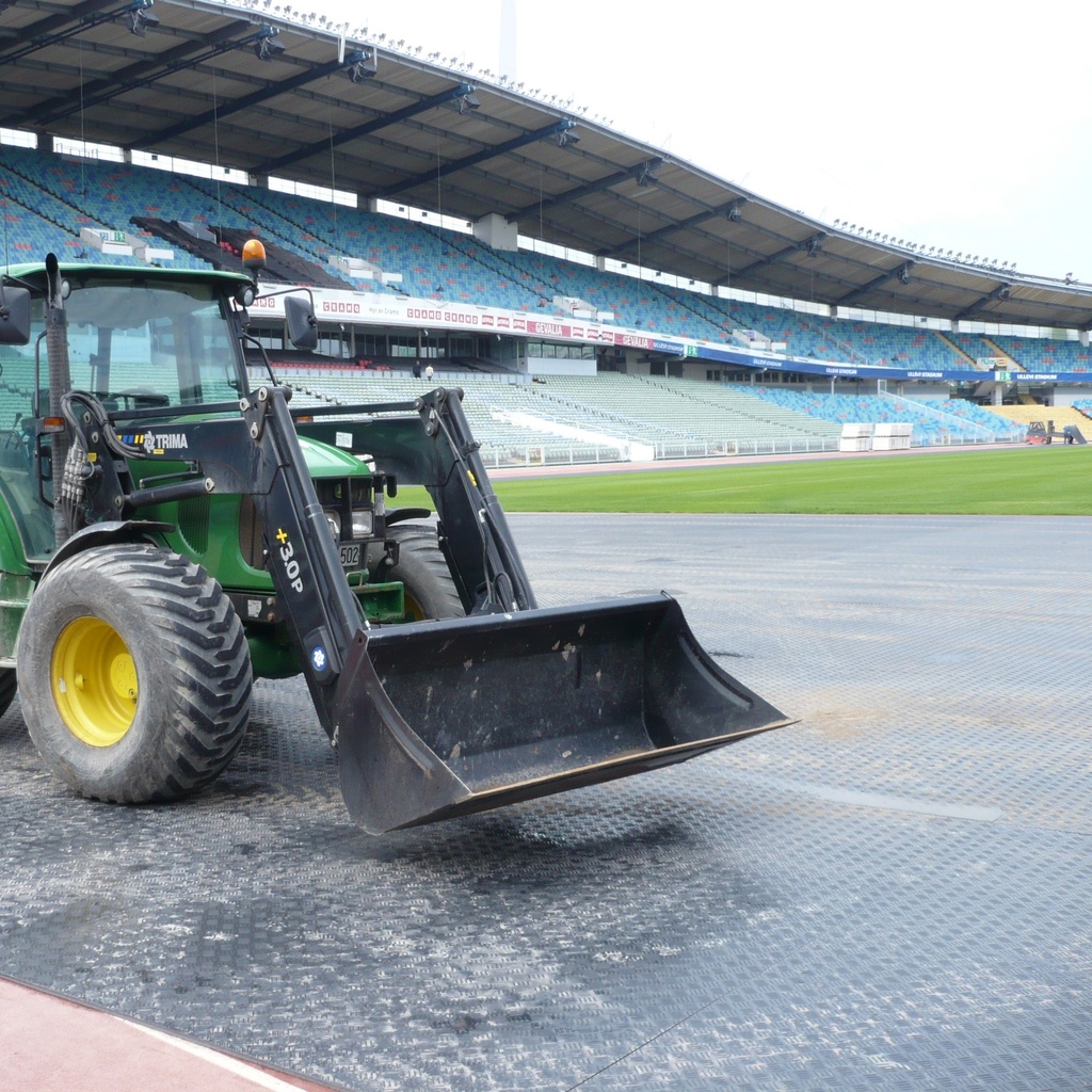 Plaque de roulage 2,4 x 1,2 m - ép. 12 mm