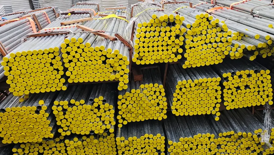 Lisse garde-corps de sécurité galvanisée 3m avec bouchons jaunes